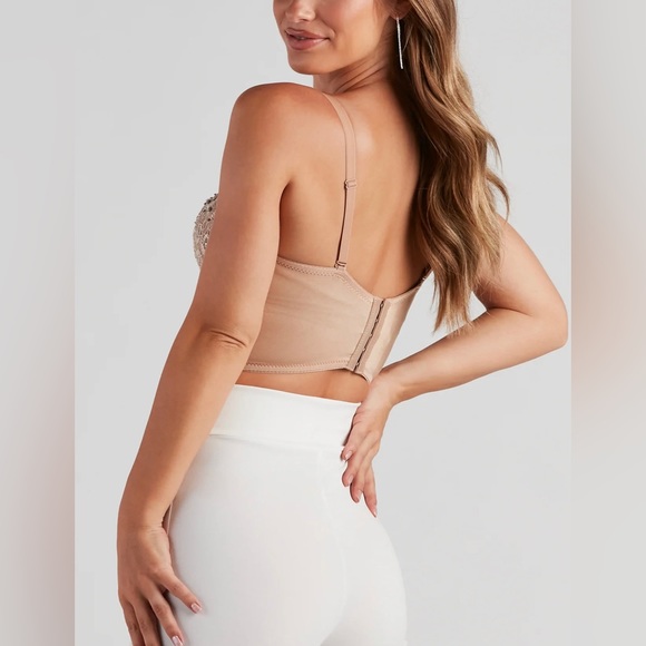 WINDSOR: Reigning Lace Crop Top - Picture 5 of 13